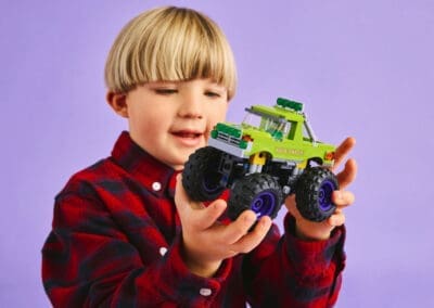 The Hulk Truck vs Thanos -