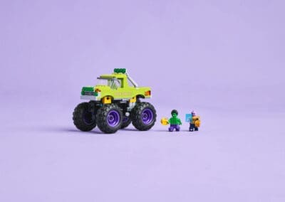 The Hulk Truck vs Thanos -