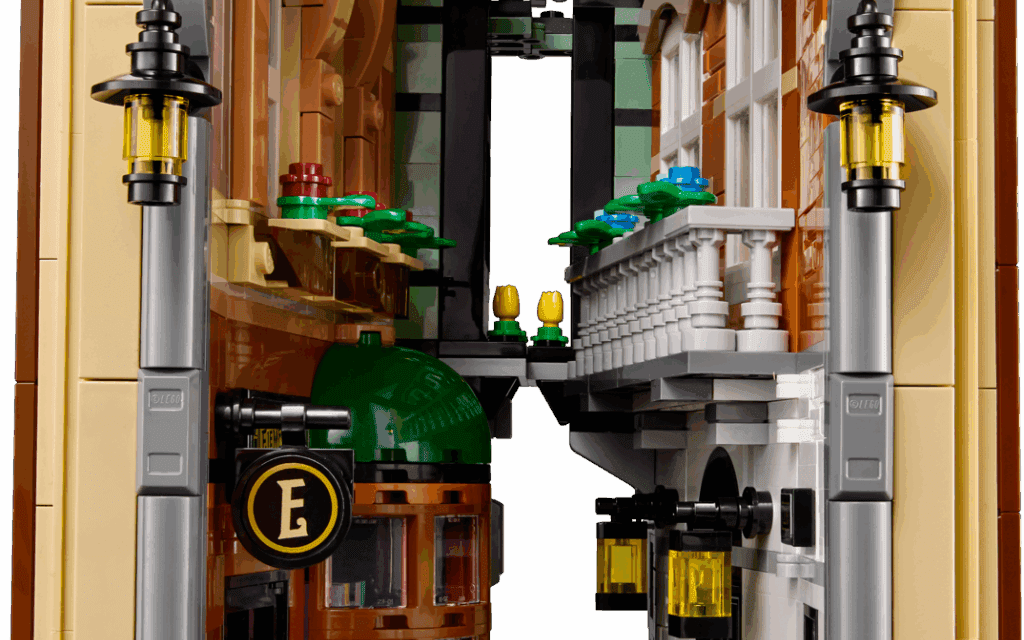 Sherlock Holmes: Book Nook Revealed