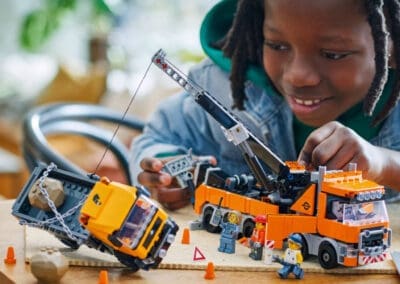 Heavy-Duty Recovery Tow Truck with Crane -