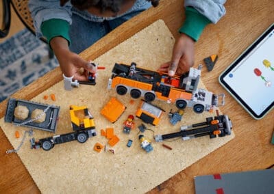 Heavy-Duty Recovery Tow Truck with Crane -