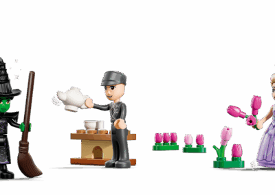 Glinda & Elphaba Visit Munchkinland -