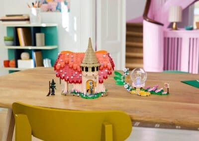 Glinda & Elphaba Visit Munchkinland -